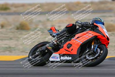 media/Jan-14-2023-SoCal Trackdays (Sat) [[497694156f]]/Turn 4 Set 2 (1030am)/